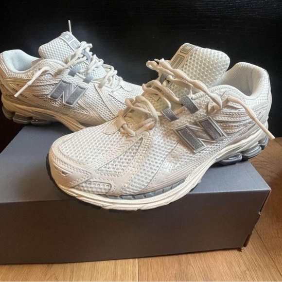 New balance 1906r - Picture 1 of 2